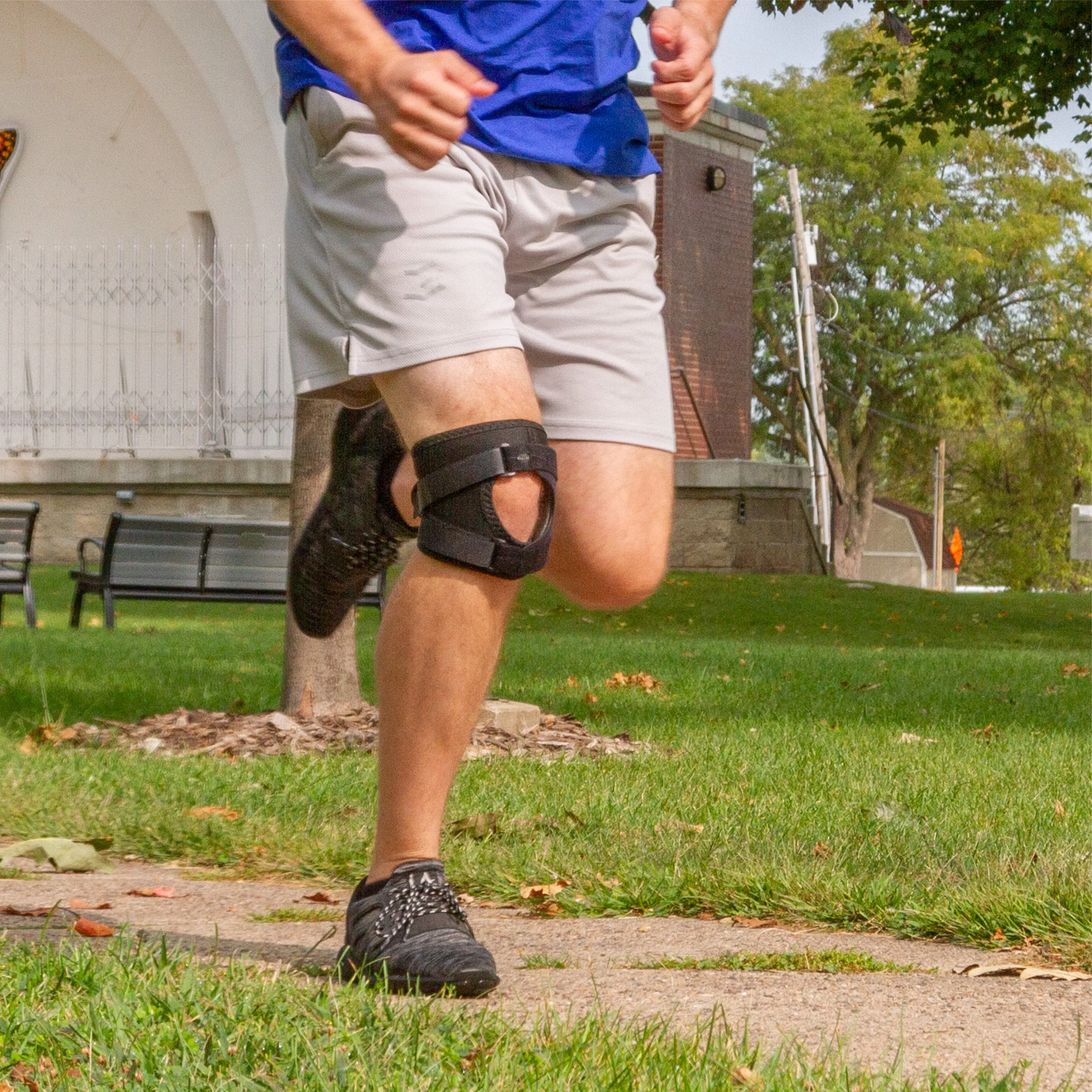 Short & Lightweight Patella Tracking Brace for Runner's Kneecap Pain, Dislocation & Subluxation